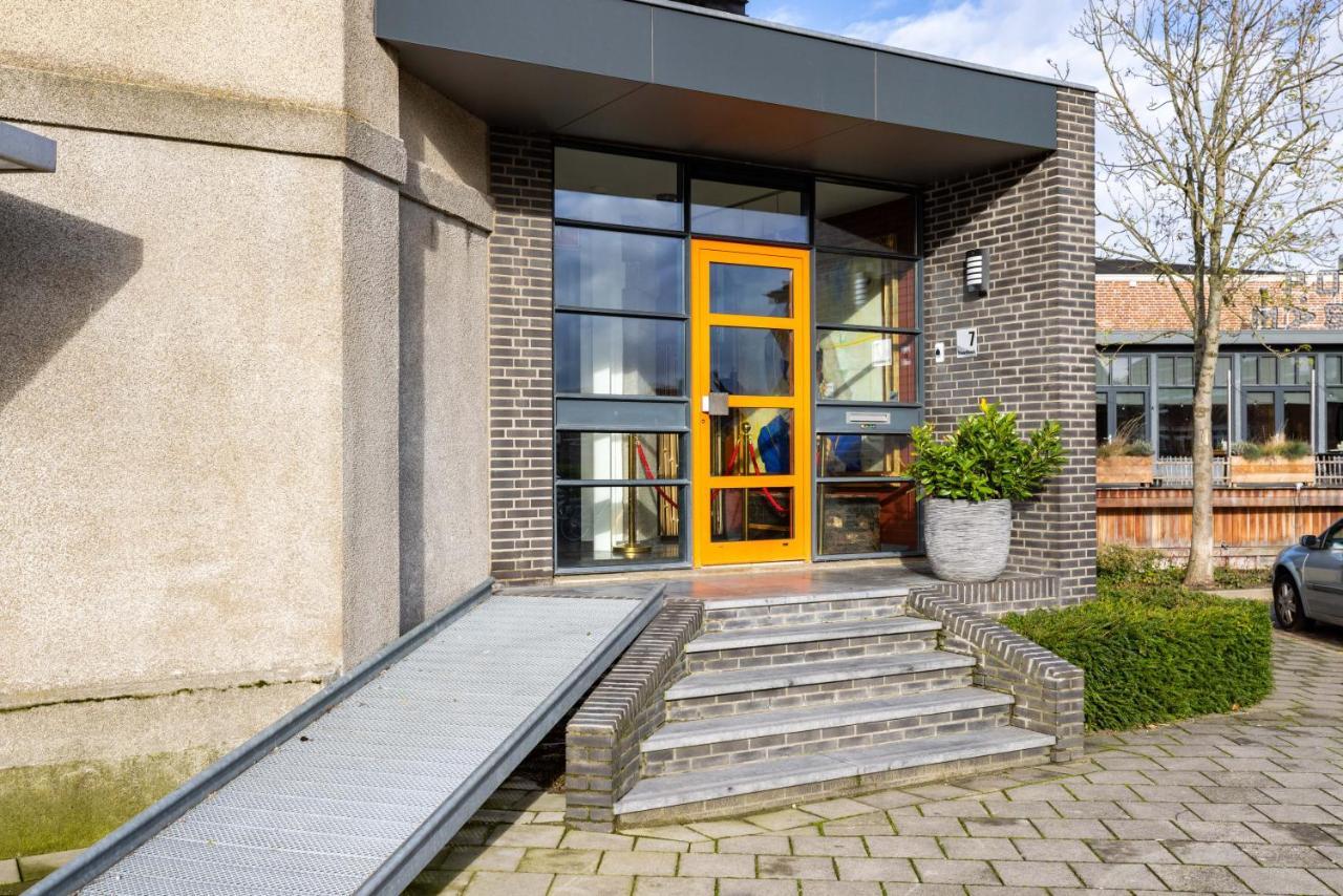 B&B De Tulpentoren Roelofarendsveen Exterior foto